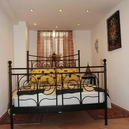 Schwabing- Souterrain Apartman
