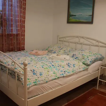 Schwabing- Souterrain Apartman